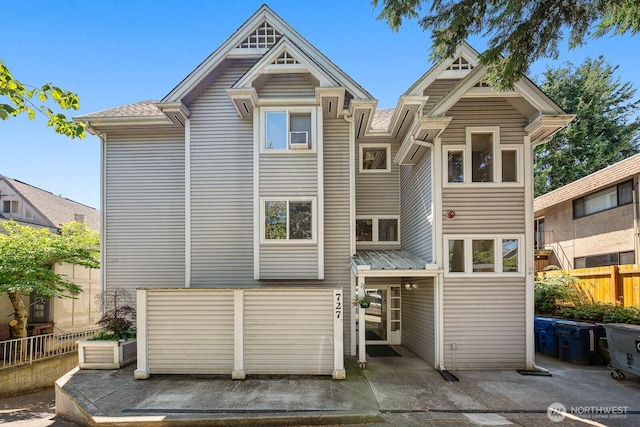 727 N 85th St Unit 102, Seattle, WA 98103 - back of house with a patio