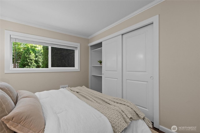 1302 N 6th St Unit 8, Tacoma, WA 98403 - bedroom with ornamental molding and a closet