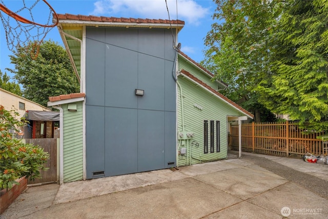 9404 Stone Ave N, Seattle, WA 98103 - view of outbuilding