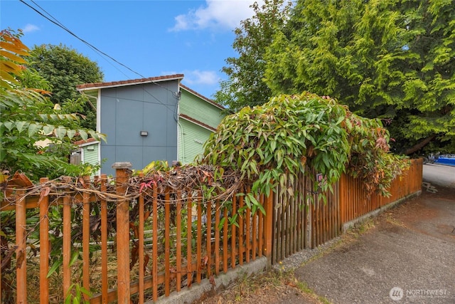9404 Stone Ave N, Seattle, WA 98103 - view of home's exterior