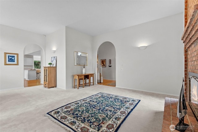 4015 E Broadway St, Mount Vernon, WA 98274 - carpeted living room with arched walkways and baseboards