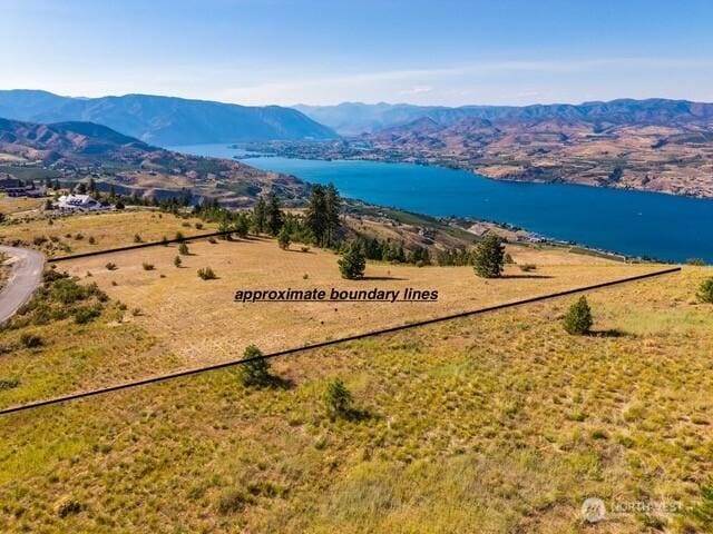 250 Hawks Ridge Rd, Chelan, WA 98816 - photo 1