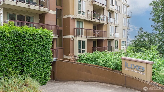 500 5th Ave W Unit 505, Seattle, WA 98119 - view of apartment building / complex