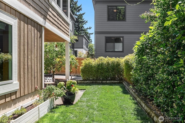 11226 NE 67th St, Kirkland, WA 98033 - view of yard with a garden