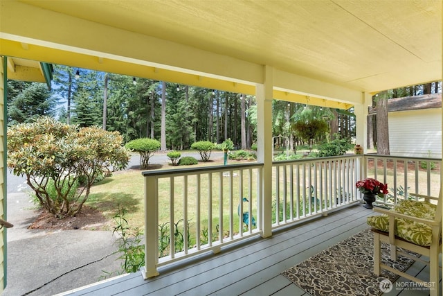 103 Nikula Rd W, Winlock, WA 98596 - porch featuring a lawn