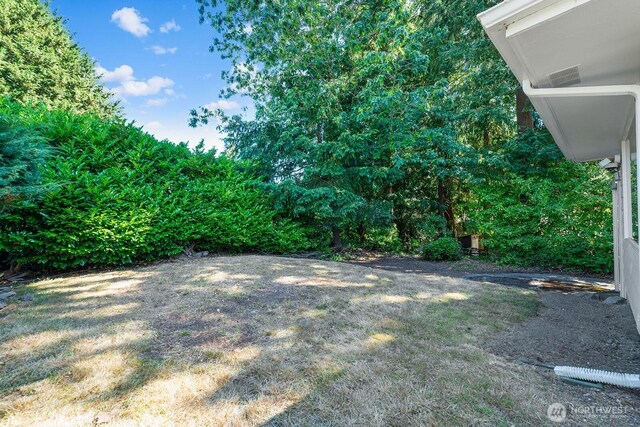 1528 NE 166th St, Shoreline, WA 98155 - view of yard