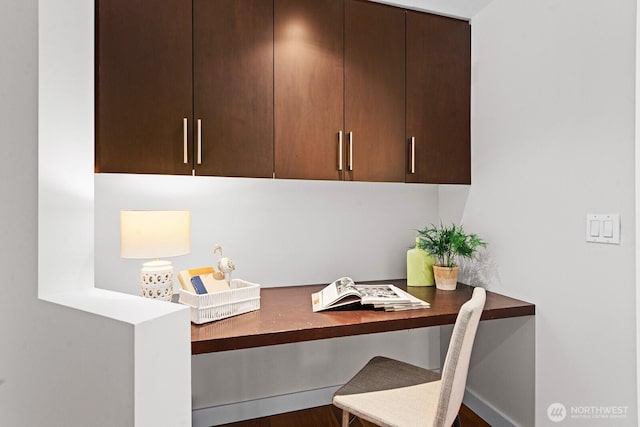 910 Lenora St Unit S403, Seattle, WA 98121 - office area featuring built in study area