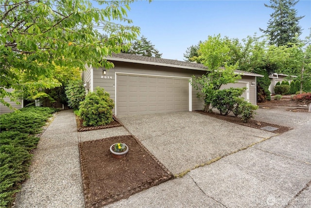 2514 174th Ave NE, Redmond, WA 98052 - garage featuring driveway