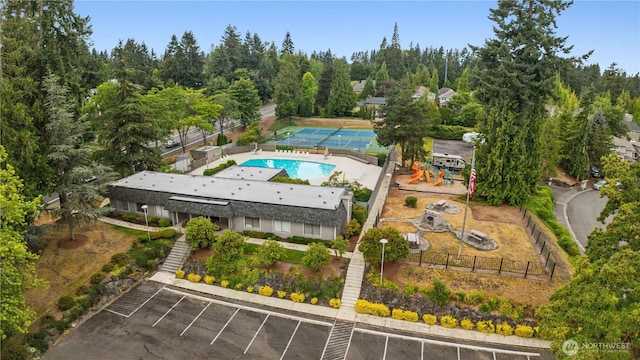 2514 174th Ave NE, Redmond, WA 98052 - aerial view of a pool