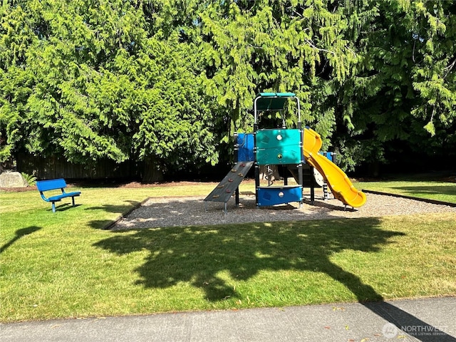 4544 Durham St SE, Lacey, WA 98503 - community play area featuring a lawn
