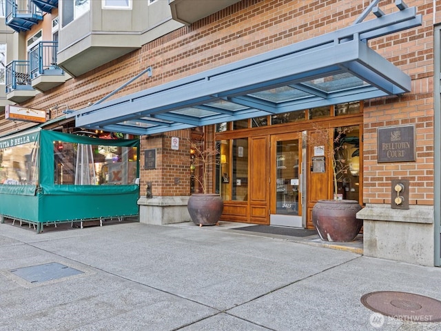 2415 2nd Ave Unit 541, Seattle, WA 98121 - view of exterior entry with brick siding