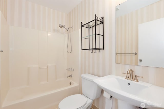 16548 115th Ave SE, Renton, WA 98055 - bathroom featuring wallpapered walls and washtub / shower combination