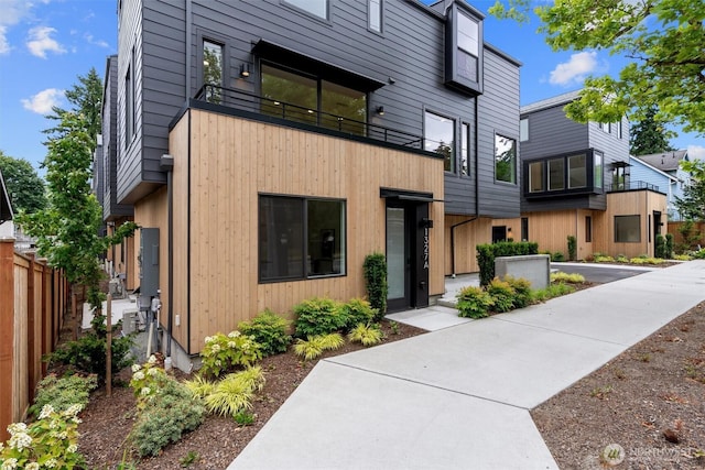 1327 N 185th St Unit A, Shoreline, WA 98133 - view of contemporary house