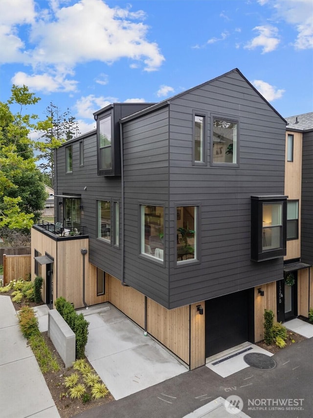 1327 N 185th St Unit A, Shoreline, WA 98133 - view of property exterior
