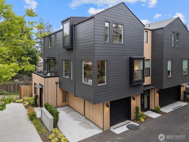 1327 N 185th St Unit A, Shoreline, WA 98133 - view of front of property with a garage