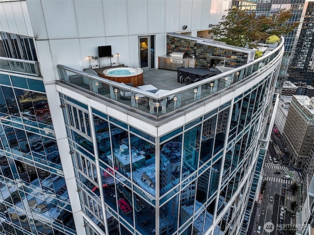 1521 2nd Ave Unit 3801, Seattle, WA 98101 - balcony featuring a city view and an outdoor kitchen