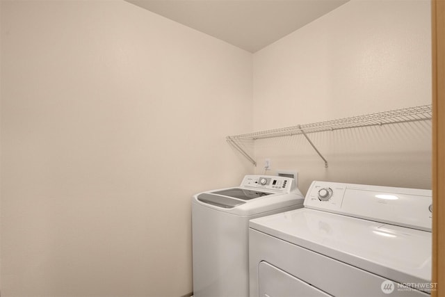 4050 NE 197th St, Lake Forest Park, WA 98155 - laundry room featuring washer and clothes dryer