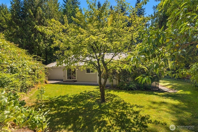 4050 NE 197th St, Lake Forest Park, WA 98155 - view of green lawn