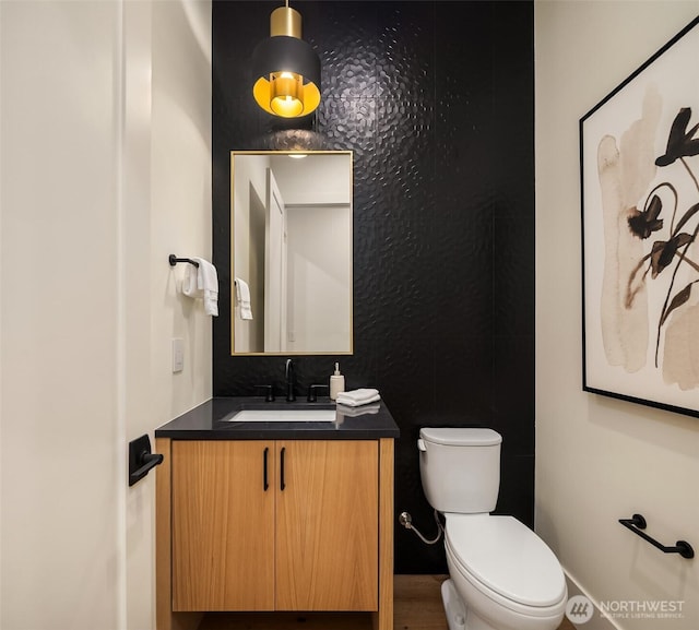 11618 NE 111th St, Kirkland, WA 98033 - half bathroom with toilet and vanity