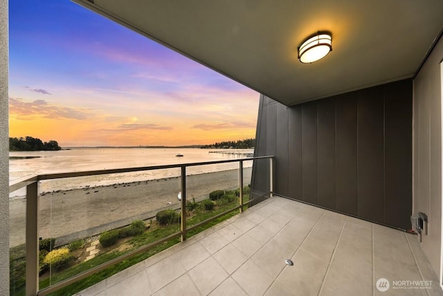 9727 NE Juanita Dr Unit 308, Kirkland, WA 98034 - balcony featuring a water view
