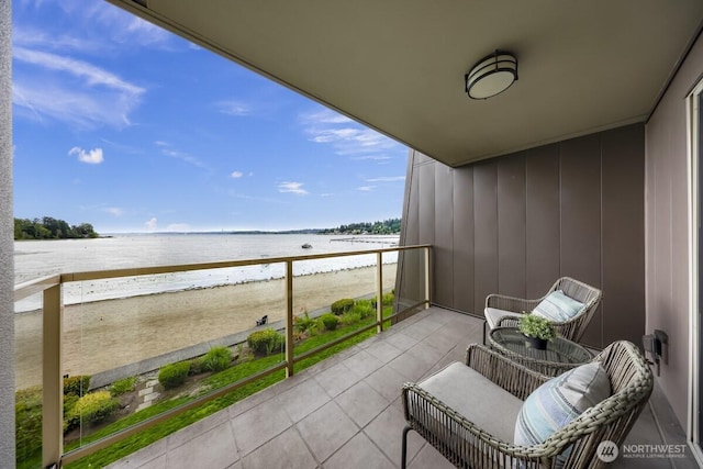 9727 NE Juanita Dr Unit 308, Kirkland, WA 98034 - balcony with a water view