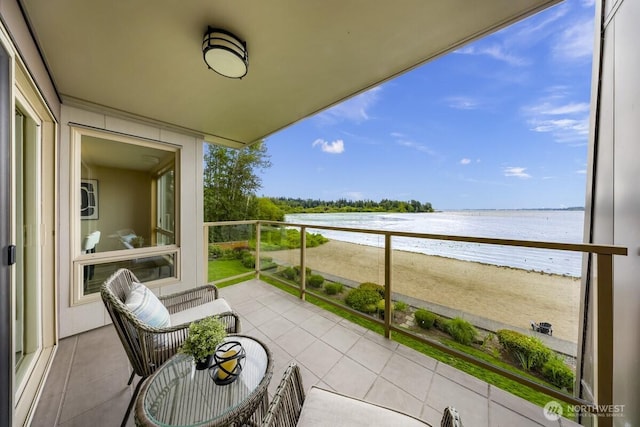 9727 NE Juanita Dr Unit 308, Kirkland, WA 98034 - balcony with a water view