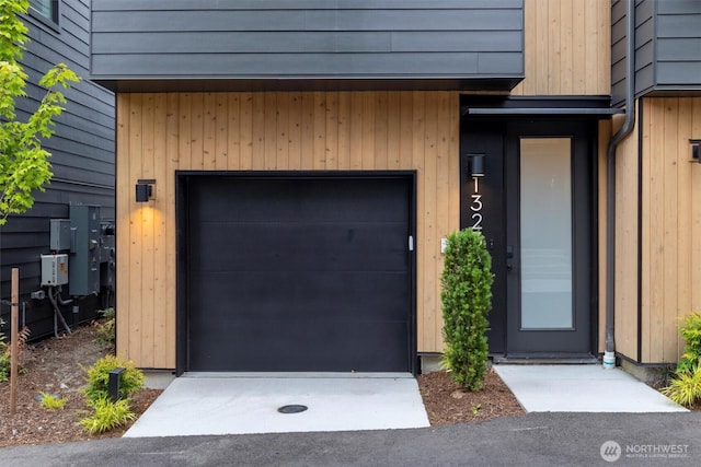 1323 N 185th St Unit A, Shoreline, WA 98133 - garage with concrete driveway