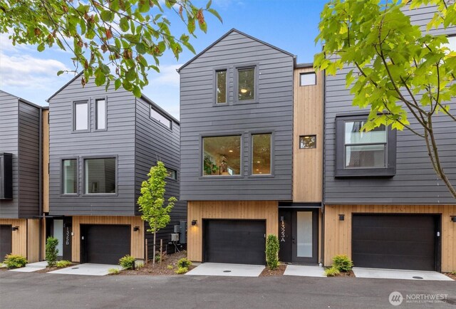 1323 N 185th St Unit A, Shoreline, WA 98133 - view of multi unit property