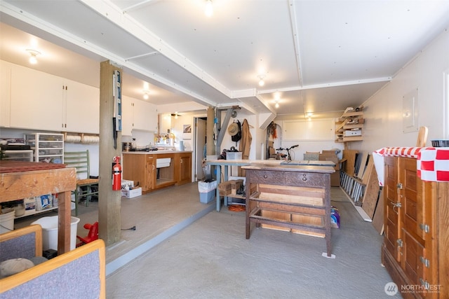 618 12th St, Bellingham, WA 98225 - misc room featuring a workshop area