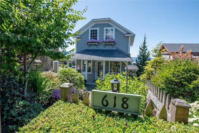 618 12th St, Bellingham, WA 98225 - view of front of house with a porch