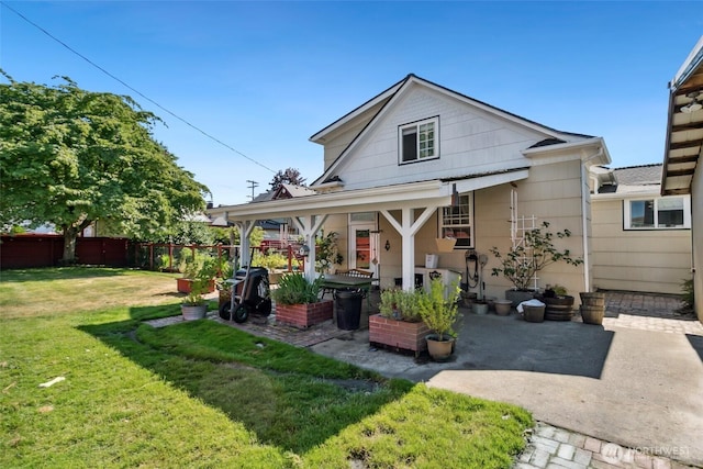 511 N Iron St, Centralia, WA 98531 - rear view of house with a patio