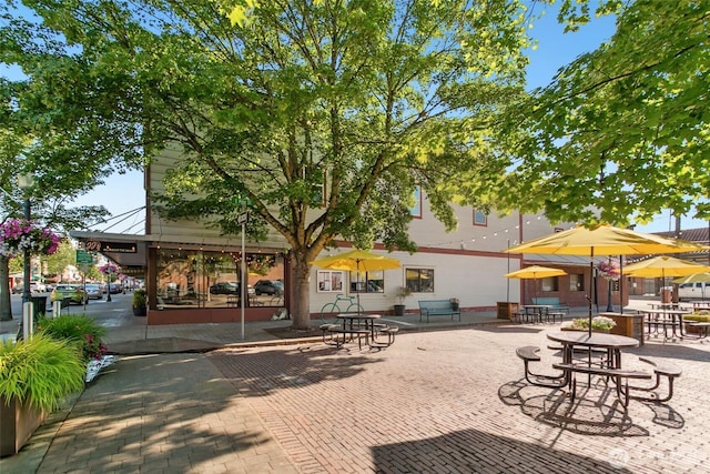 511 N Iron St, Centralia, WA 98531 - view of community featuring a patio