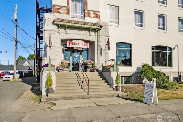 511 N Iron St, Centralia, WA 98531 - view of building exterior with stairs