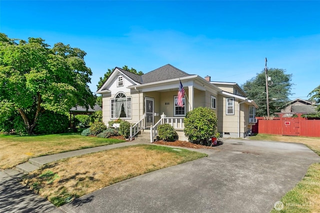 511 N Iron St, Centralia, WA 98531 - bungalow-style home featuring crawl space and concrete driveway