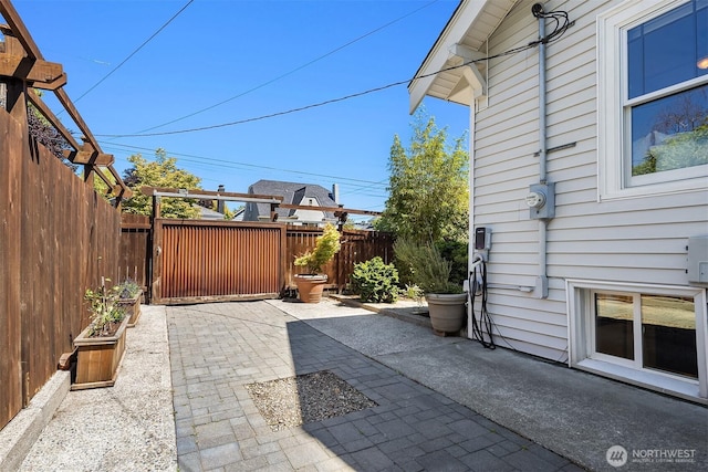 5817 28th Ave NW, Seattle, WA 98107 - view of patio / terrace