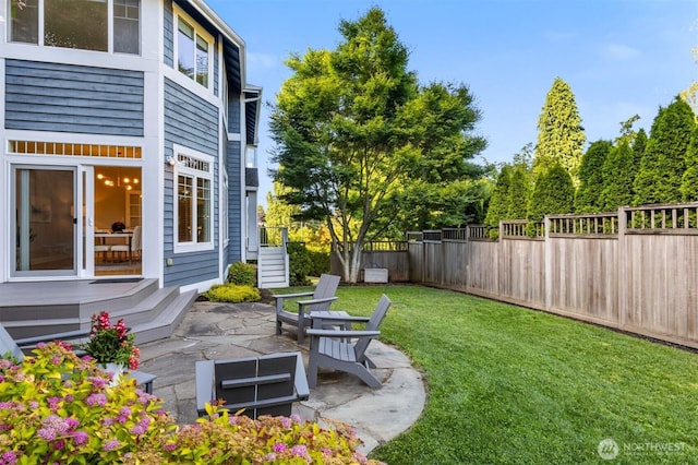 3055 49th Ave SW, Seattle, WA 98116 - view of yard with a patio area