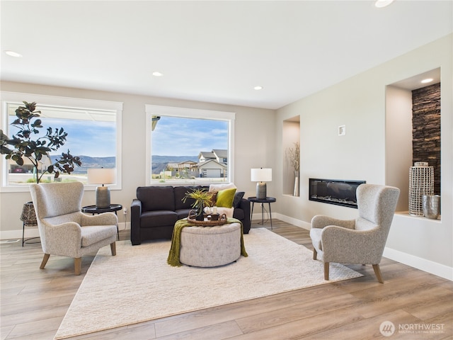 884 NE Tyler Pl E, Wenatchee, WA 98802 - living area featuring light wood-style flooring and recessed lighting