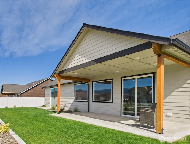 884 NE Tyler Pl E, Wenatchee, WA 98802 - rear view of property featuring a patio