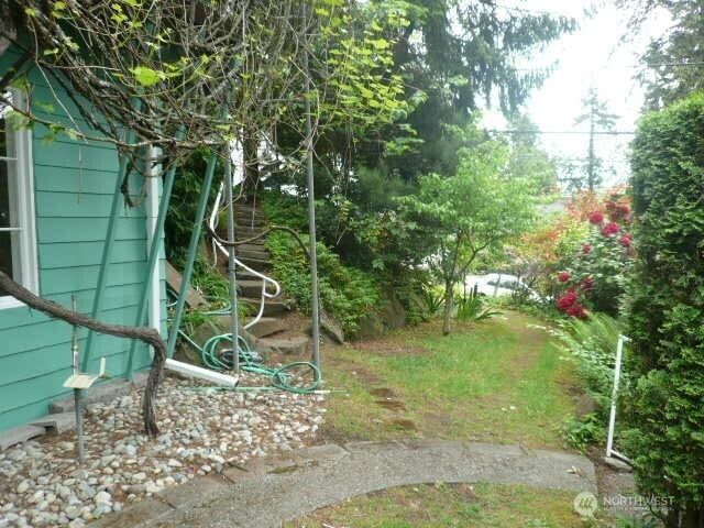 11321 30th Ave NE, Seattle, WA 98125 - photo 8