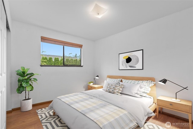 802 39th Pl, Bellingham, WA 98229 - bedroom featuring wood finished floors and baseboards