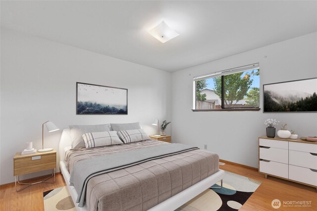802 39th Pl, Bellingham, WA 98229 - bedroom featuring light wood-style floors and baseboards