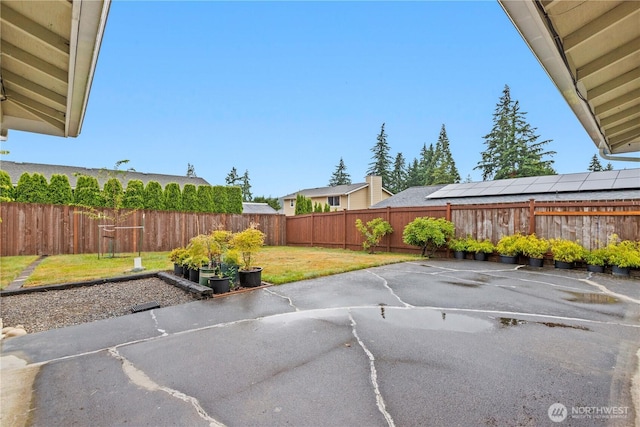 802 39th Pl, Bellingham, WA 98229 - fenced backyard with a patio area