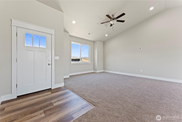 1517 7th Ave NE, Quincy, WA 98848 - carpeted entrance foyer with vaulted ceiling, recessed lighting, ceiling fan, and wood finished floors