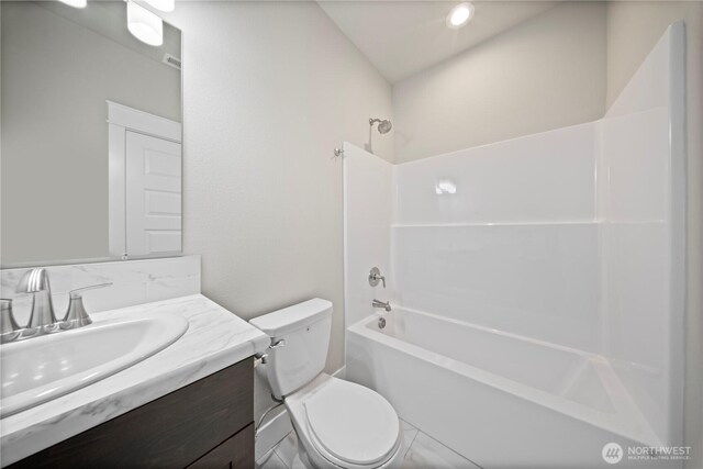 1517 7th Ave NE, Quincy, WA 98848 - bathroom with vanity and shower / washtub combination