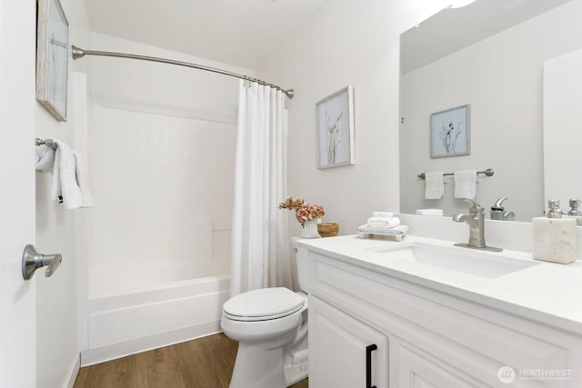 2016 3rd Ct SE, Auburn, WA 98002 - full bath with vanity, shower / tub combo, and wood finished floors
