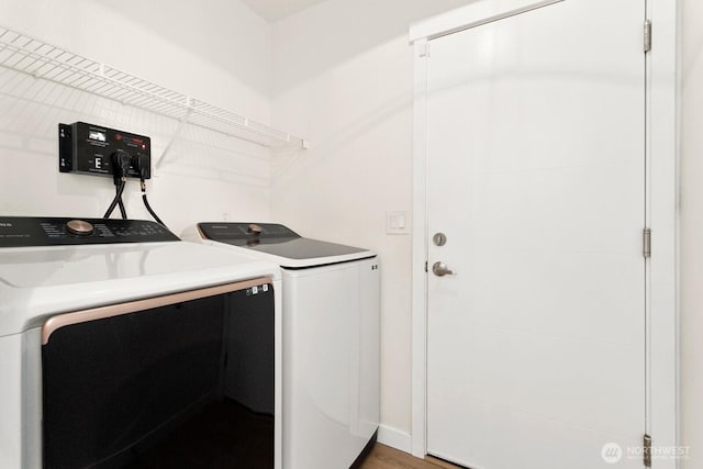 2016 3rd Ct SE, Auburn, WA 98002 - laundry room featuring washing machine and dryer