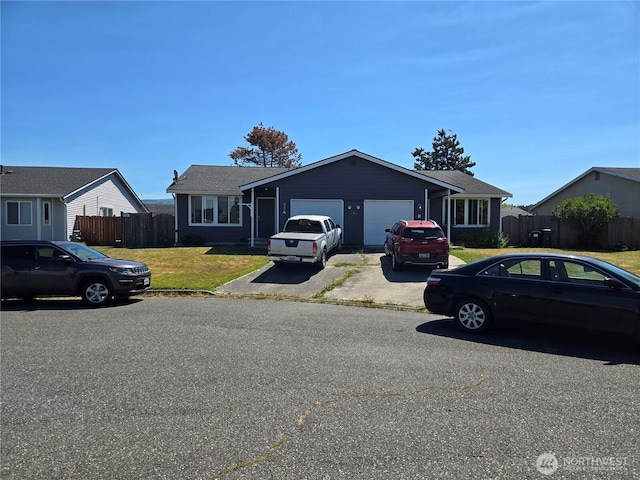 906 S 22nd Ct, Mount Vernon, WA 98274 - ranch-style home with a garage and driveway