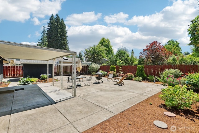 1106 SE 26th St, Auburn, WA 98002 - fenced backyard featuring a patio