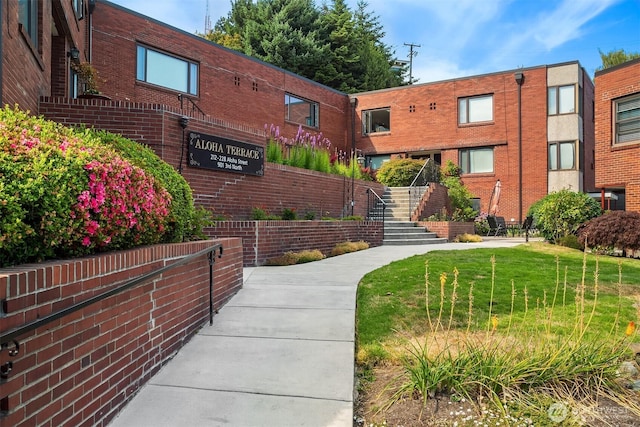 228 Aloha St Unit 403, Seattle, WA 98109 - view of property featuring stairs