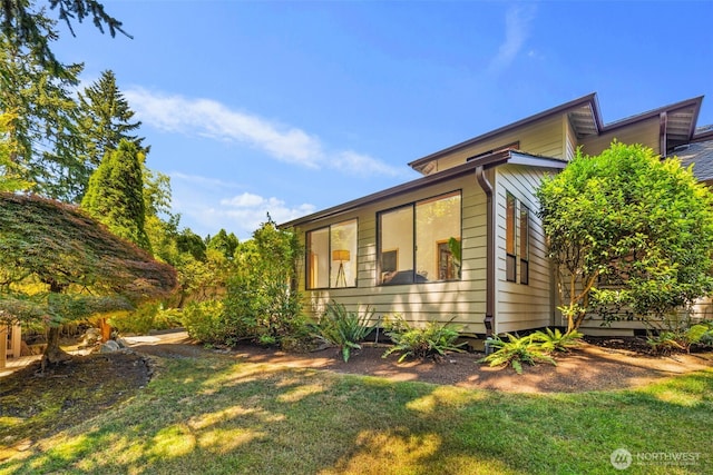 33202 2nd Pl SW, Federal Way, WA 98023 - view of home's exterior with a lawn